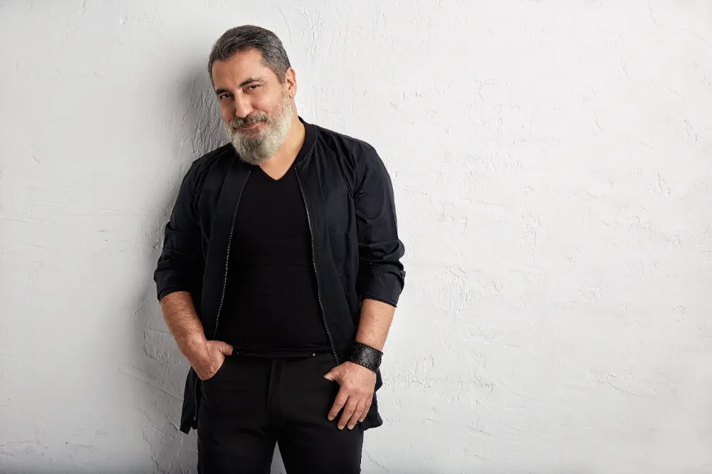 Ünlü sanatçı Soner Olgun  15 Kasım’da Zarifi sahnesinde! 