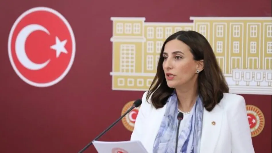   DEVA Partili Rızvanoğlu:  Türkiye, bir gecede tek bir kişinin imzasıyla nefessiz kalıyor! 