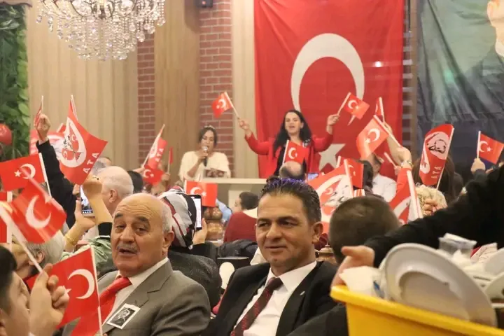 Cumhuriyetin Işığı Erzurum’da Parladı: Geleneksel Buluşmaya Yoğun İlgi