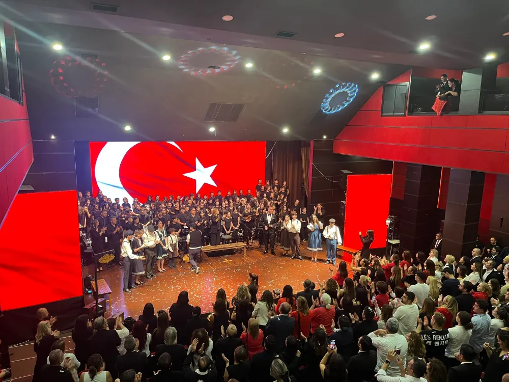 Anabilim Eğitim Kurumları Sahnesinde Cumhuriyet Destanı Bir Kez Daha Hayat Buldu!