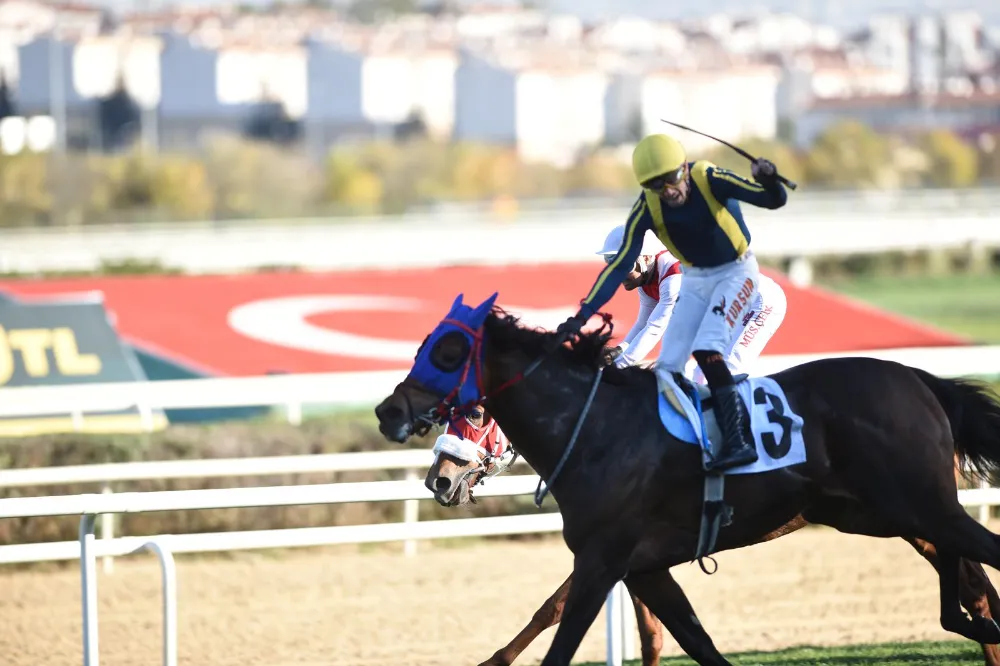 SAFKANLARDAN MUHTEŞEM SEZON FİNALİ