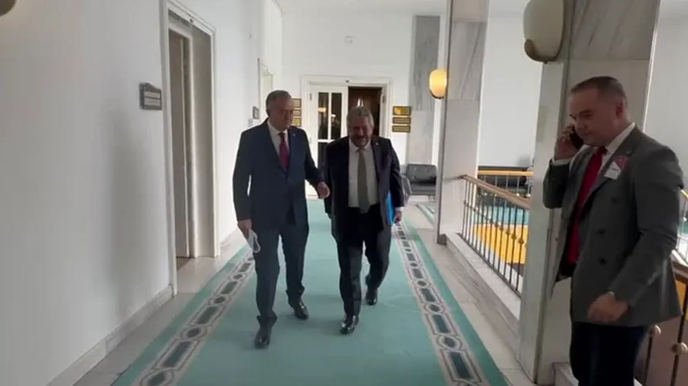 Komisyon toplantısı öncesi kritik zirve: AK Parti de İmralı