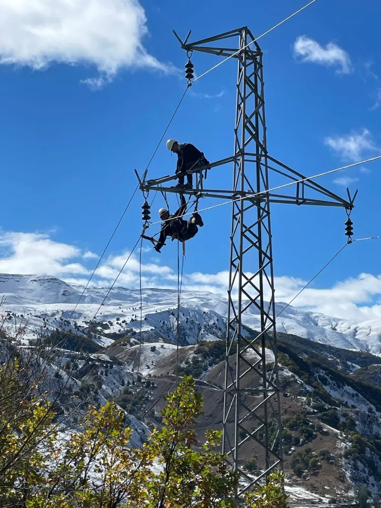 Fırat EDAŞ, Bingöl’de Planlı Bakım Çalışmalarıyla Şebekeyi Güçlendirdi 
