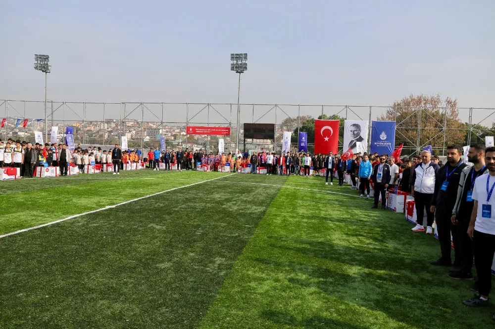 İBB, BALAT SPOR TESİSLERİ’Nİ BAŞTAN AŞAĞI YENİLEDİ 