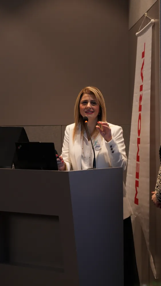 MYASTENİA GRAVİS HASTALIĞI GENÇ KADINLARI DAHA ÇOK ETKİLİYOR 