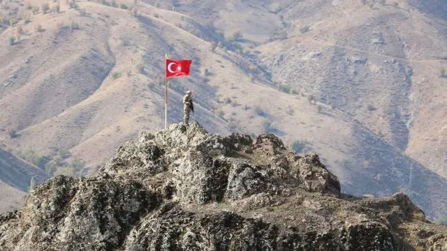 Terör örgütü PKK kendini feshetti