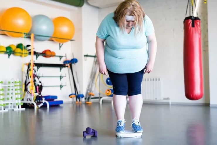 SAĞLIK BAKANLIĞI OBEZLERİ ARIYOR, DİYETİSYENLERİN TELEFONLARI SUSMUYOR 