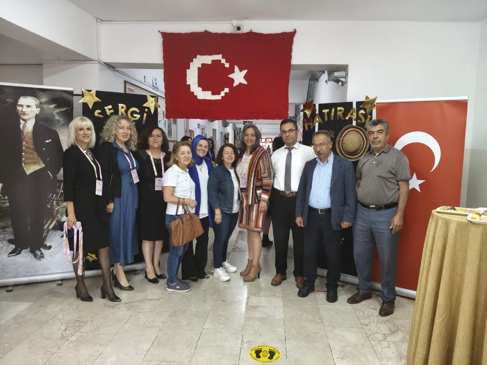 Mamak’ta okul aile ve mahalle el ele: Bayrağımız ilmek ilmek örüldü