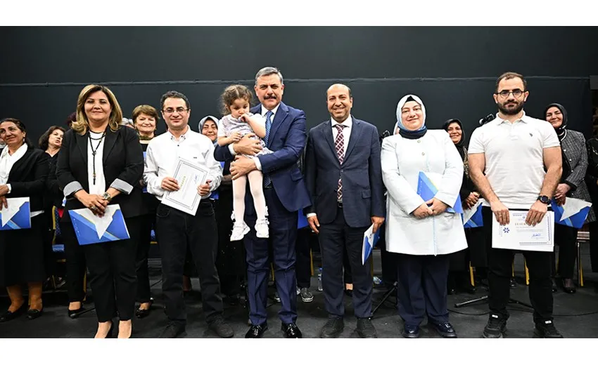 60+ Tazelenme Üniversitesi’nde Yıl Sonu Coşkusu Yaşandı