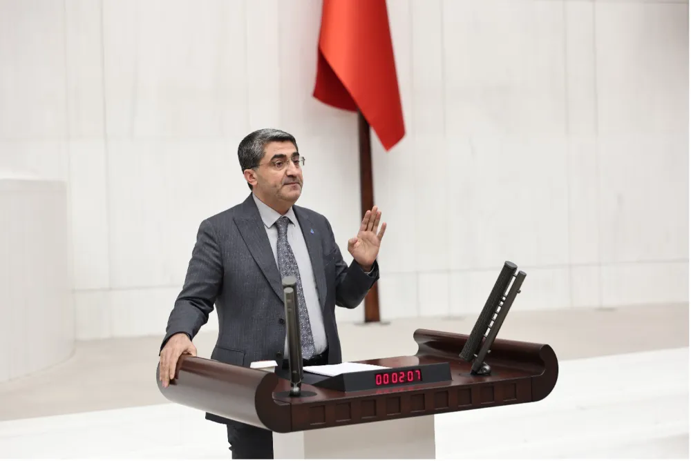 Ekmen:  Çiftçi kartelleşmiş marketlerin insafına terk edilemez 