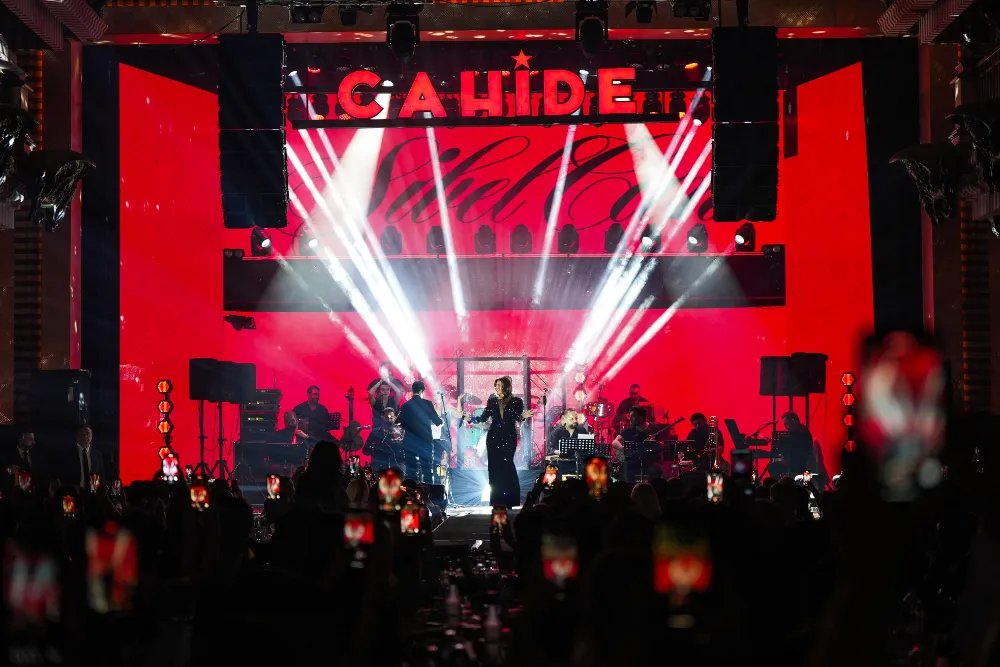 SİBEL CAN’LA “BİZE HAS” BİR GECE 