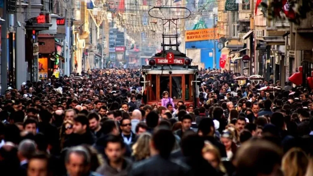İstanbul’da gençliğin gelecek umudu tükeniyor: En büyük kaygı geçim