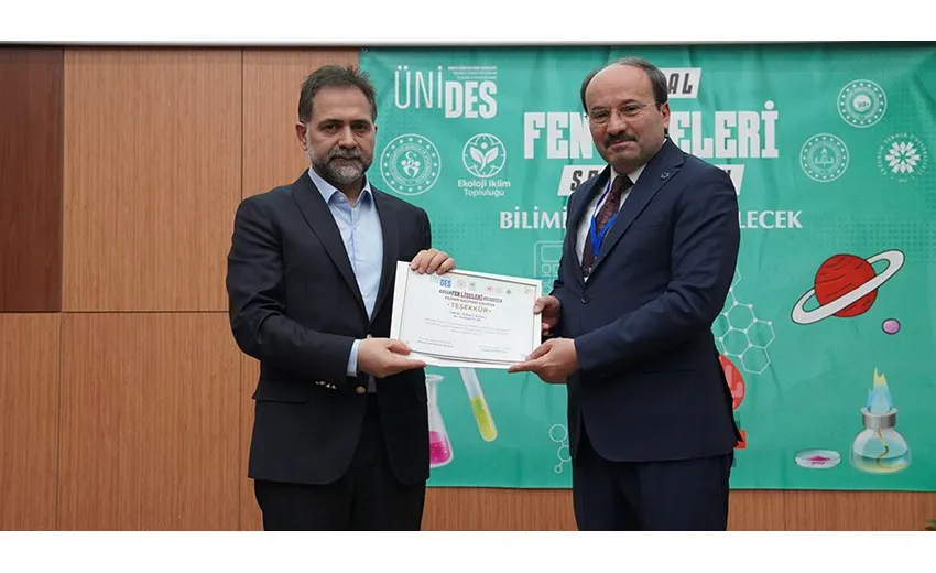 Fen Lisesi Öğrencileri ETÜ’de Düzenlenen Sempozyumda Buluştu