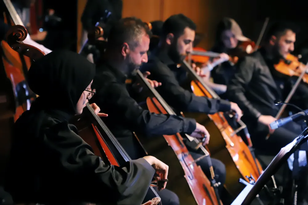 ATATÜRK ÜNİVERSİTESİ ODA ORKESTRASI İLK KONSERİYLE SANATSEVERLERİ BÜYÜLEDİ