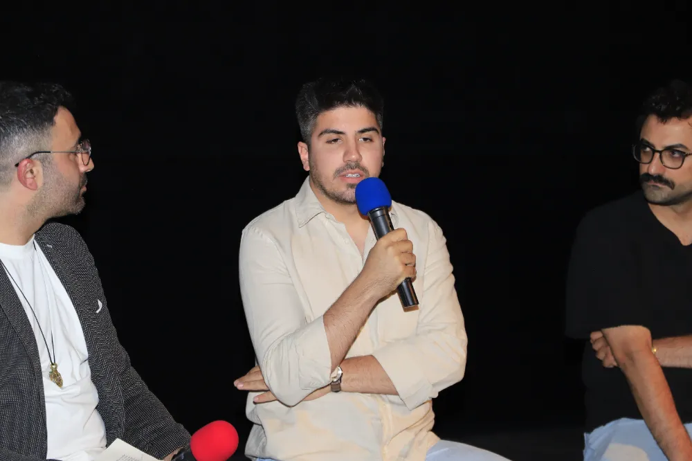 Paneller, Söyleşiler, Alkışlar: Frankfurt’ta Sinema Bir Araya Getiriyor 