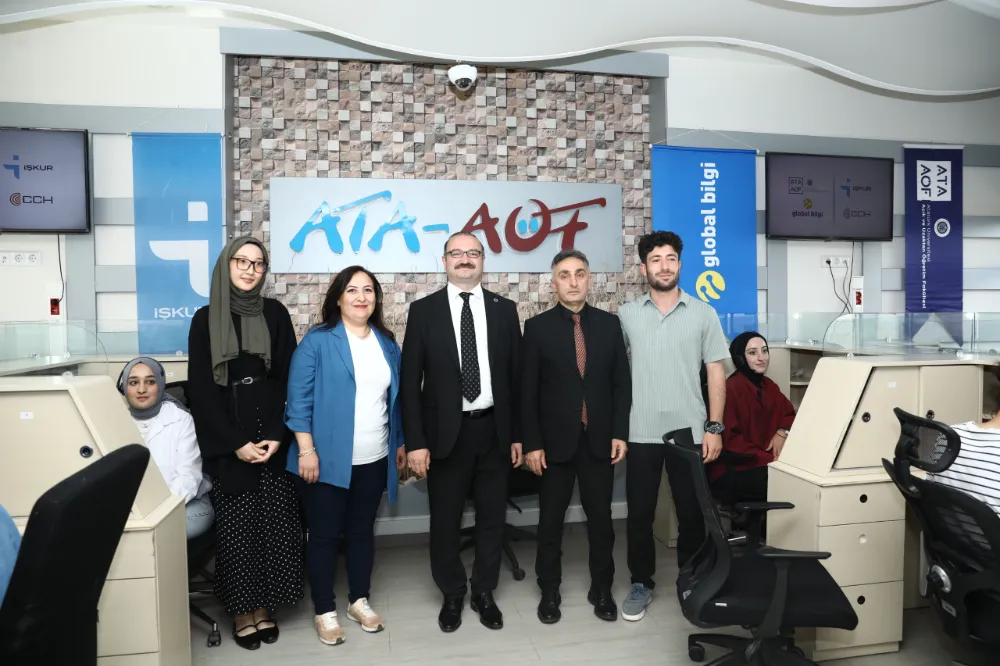 GENÇ İSTİHDAMINA YÖNELİK GÜÇLÜ İŞ BİRLİĞİ: 96 ÖĞRENCİ ÇAĞRI MERKEZİNDE GÖREVE BAŞLADI