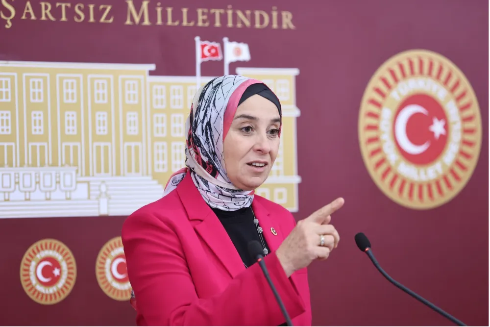 Kadın sağlığına kırmızı kart: “KETEM’lerde smear testi fiilen rafa mı kaldırılıyor?”   