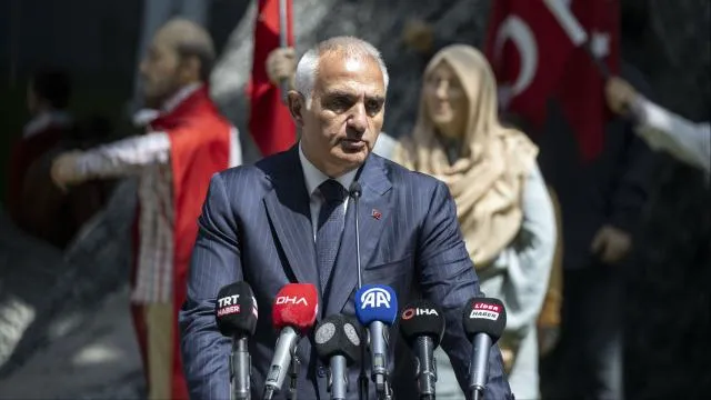 Bakan Ersoy: Milletiyle yürüyenlerin aşamayacağı engel yok