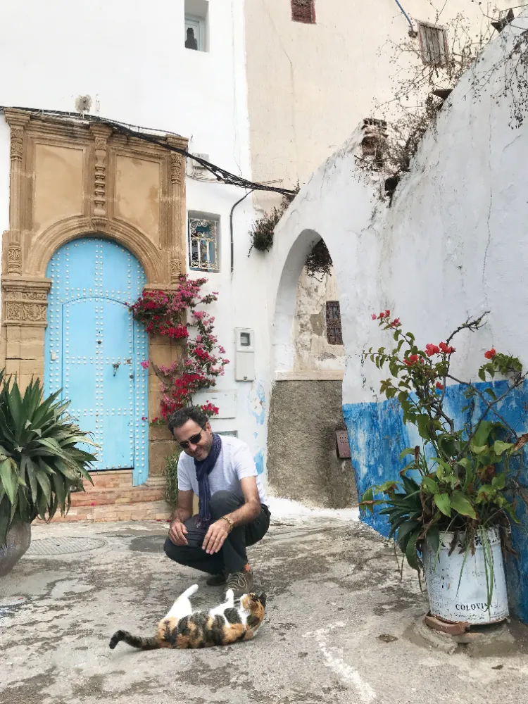 KEMAL KAYA: “FİJİ’DE KÖPEK BALIKLARIYLA YÜZDÜM, ENDONEZYA’DA KARAKOLA DÜŞTÜM” 