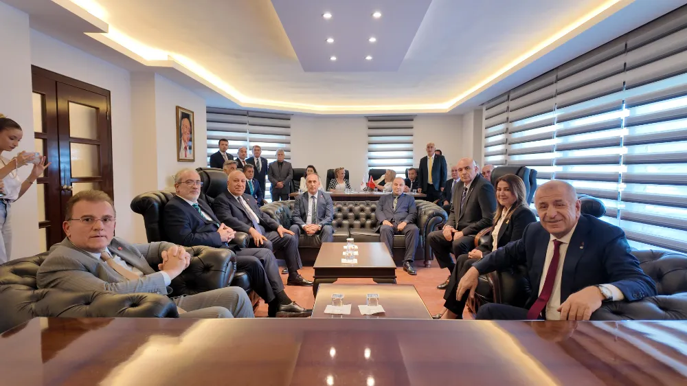 Ümit Özdağ, Vecdet Öz