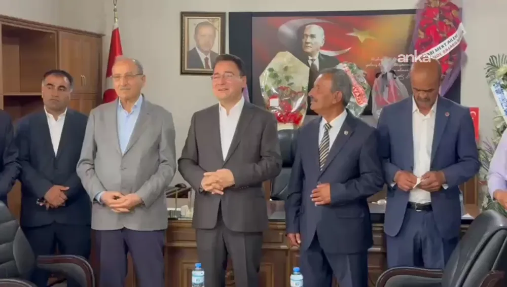   Babacan’dan komisyon değerlendirmesi: “İsim tartışmaları magazinel, bu komisyon ileriye bakan bir komisyon olmalıdır” 