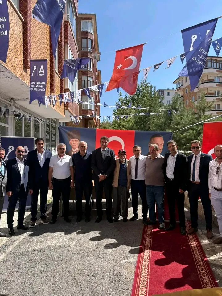 Palandöken Anahtar’ı Teslim Aldı: Murat Kayar İlçe Başkanı Seçildi