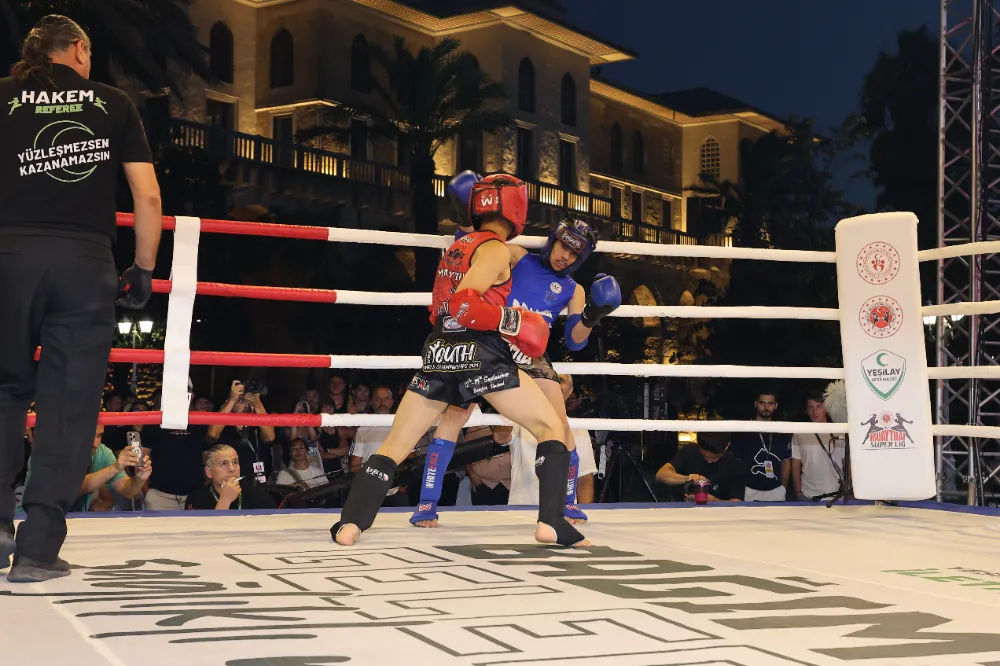  YEŞİLAY’DAN BAĞIMLILIKLA MÜCADELEYE GÜÇLÜ VURGU: MUAYTHAI ŞAMPİYONLARI SAĞLIKLI GELECEK İÇİN RİNGDE! 