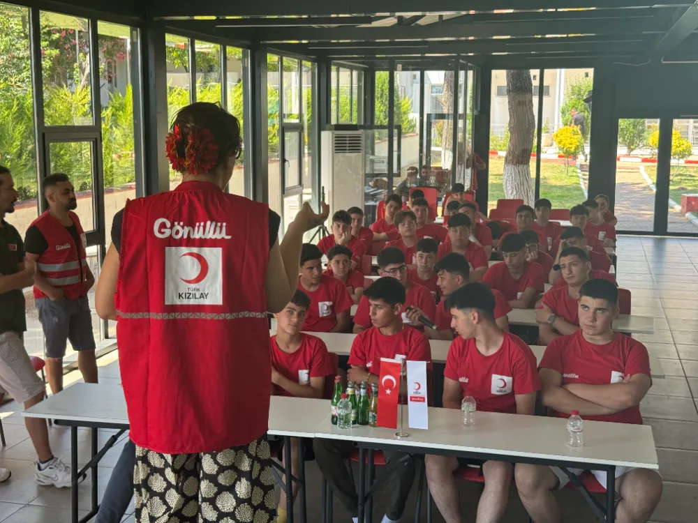 TÜRK KIZILAY YAZ BOYUNCA 53 İLDEN GENÇLERİ AĞIRLIYOR 
