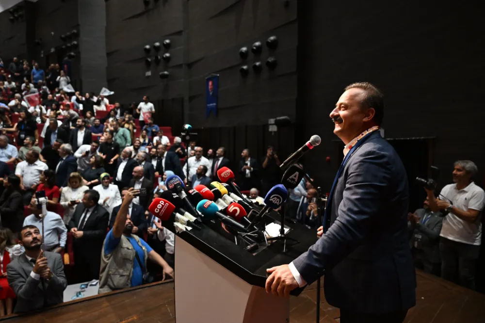 YAVUZ AĞIRALİOĞLU SULTANGAZİ İLÇE KONGRESİ’NE KATILDI