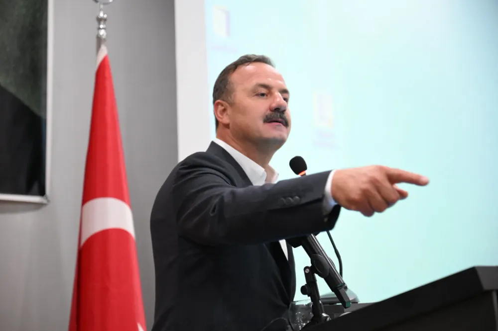 YAVUZ AĞIRALİOĞLU: DİYARBAKIR’A GİDİNCE KÜRTÇÜ, İZMİR’E GİDİNCE  ATATÜRKÇÜ DEĞİLİZ