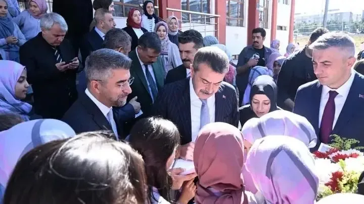 Bakan Tekin Memleketin