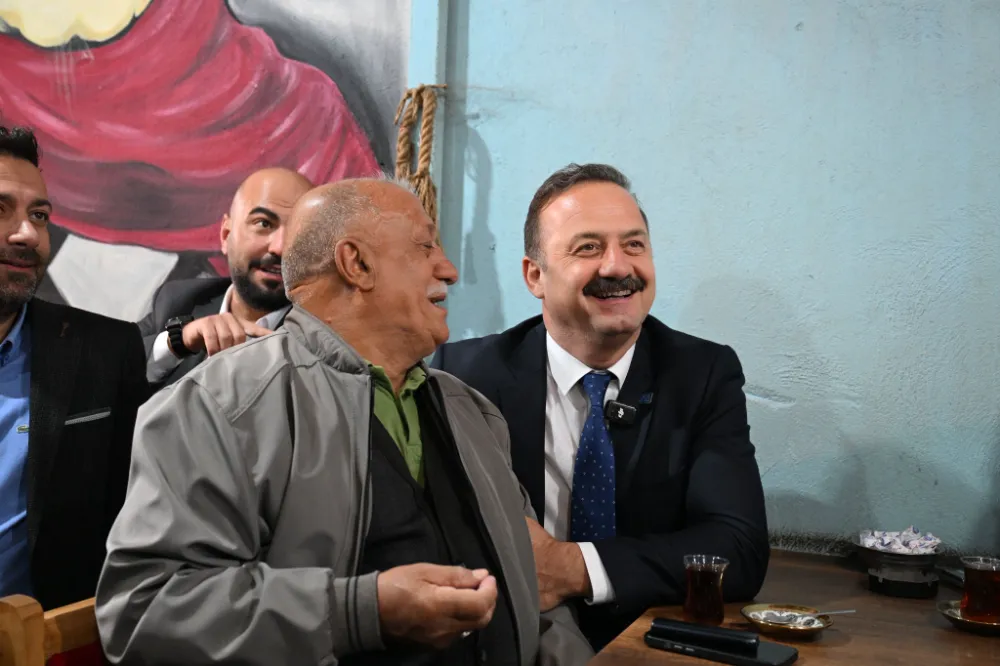 YAVUZ AĞIRALİOĞLU KARS’TA ESNAFI ZİYARET ETTİ