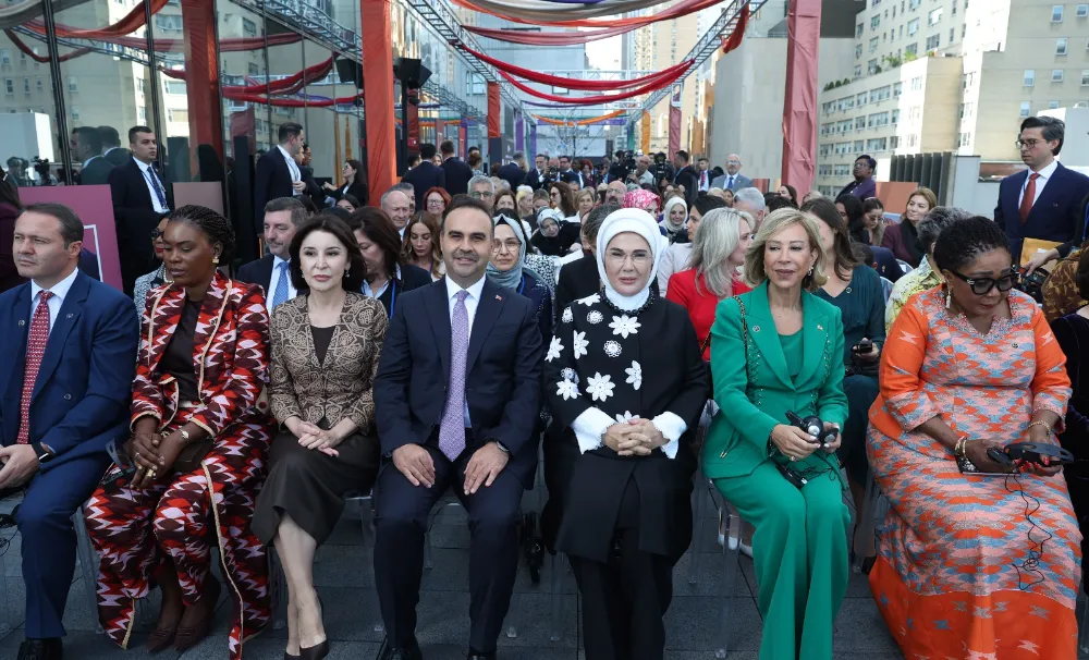 EHRAMIN ZARAFETİ VE ANADOLU’NUN ZENGİNLİĞİ NEW YORK’A TAŞINDI