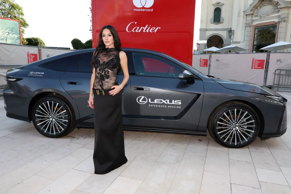 Melis Sezen, Lexus ile Venedik Film Festivali’ne Katıldı