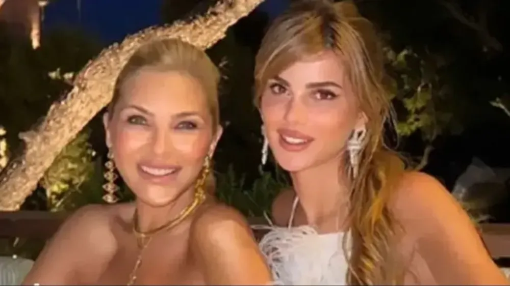 Arzu ve Nazlı Sabancı’dan süpriz poz